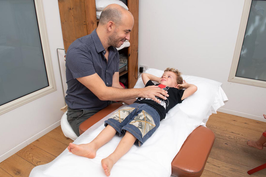 טיפול אוסטאופת בתינוקות וילדים